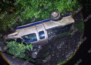 Camioneta cae a barranco tras choque múltiple en Tapachula