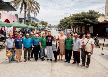 Elmer Vázquez invita a consumir local en el Tianguis Comunitario de Sembrando Vida en Suchiate