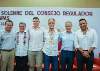 Yamil Melgar consolida histórica Medalla Fray Matías de Córdova