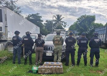 Fuerzas Armadas asestan nuevo golpe a la delincuencia en Tapachula; aseguran más de cien paquetes de cocaína y detienen a dos personas