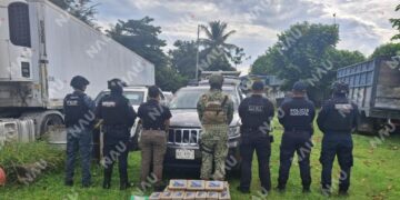 Fuerzas Armadas asestan nuevo golpe a la delincuencia en Tapachula; aseguran más de cien paquetes de cocaína y detienen a dos personas