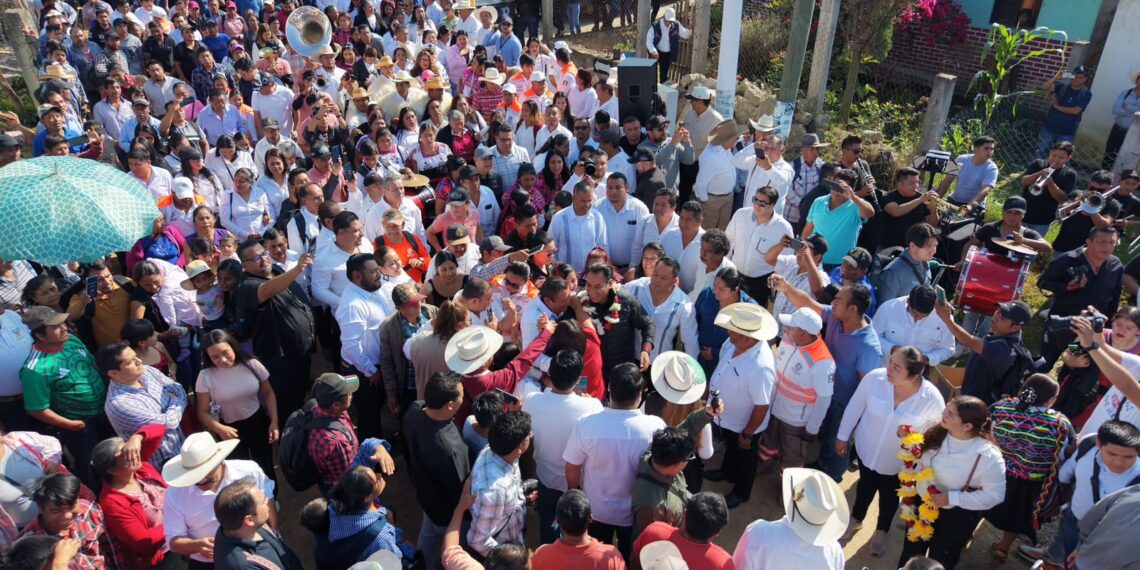 Con obras de caminos y educación, Eduardo Ramírez impulsa la prosperidad de la región De los Bosques