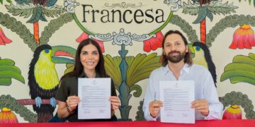 INM Chiapas firma convenio con el centro cultural y educativo Alianza Francesa Tapachula para fortalecer la atención a personas en contexto de movilidad. 🤝✍️