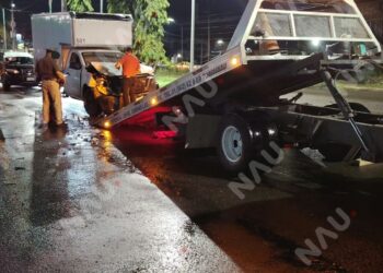 CAMIONETAS CHOCAN POR ALCANCE EN EL BULEVAR DÍAZ ORDAZ DE TAPACHULA