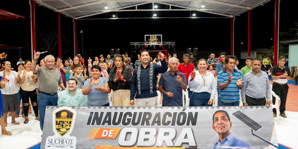 Elmer Vázquez inaugura cancha ejidal en 15 de Abril para fortalecer la convivencia y el deporte