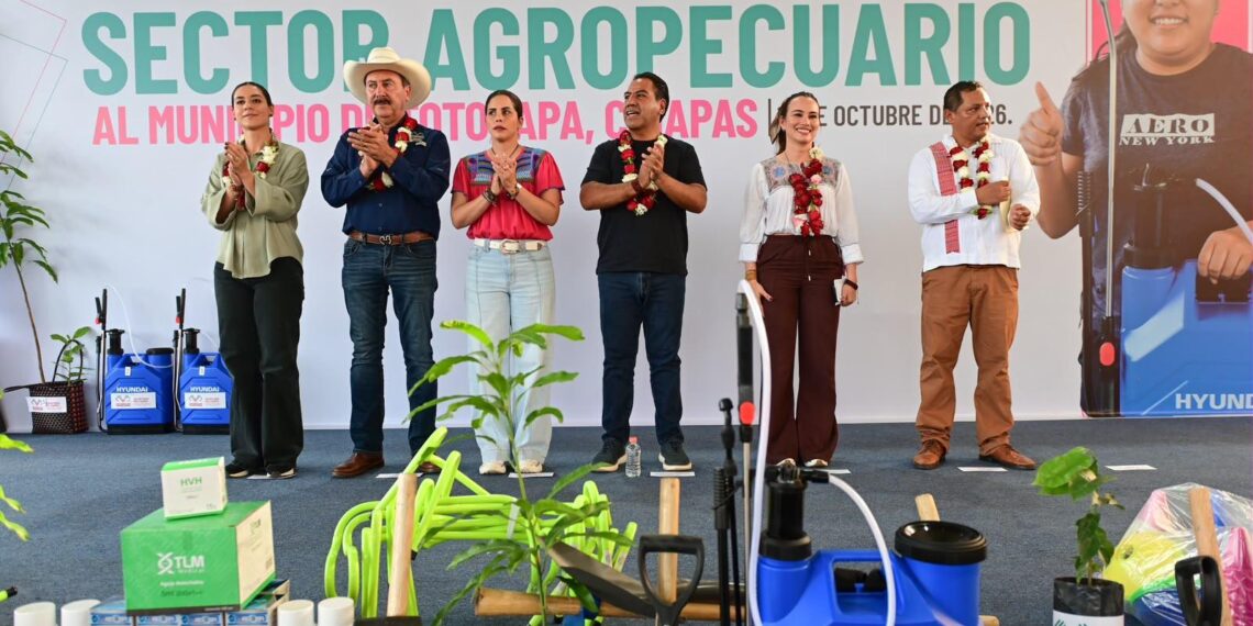 Eduardo Ramírez inaugura Centro LIBRE y entrega espacios educativos y apoyos agropecuarios en Totolapa