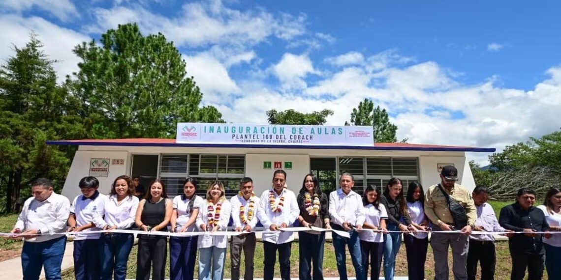 Eduardo Ramírez fortalece la educación, la salud y el bienestar en Honduras de la Sierra