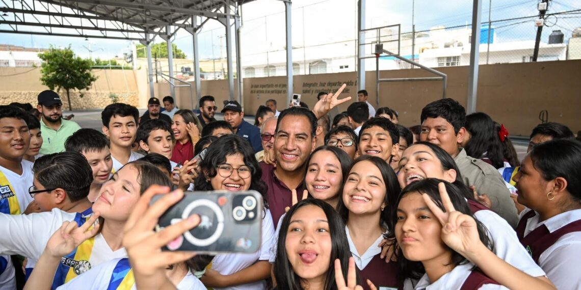 Destaca Eduardo Ramírez inversión de más de 318 mdp para el mejoramiento de escuelas en Tuxtla Gutiérrez