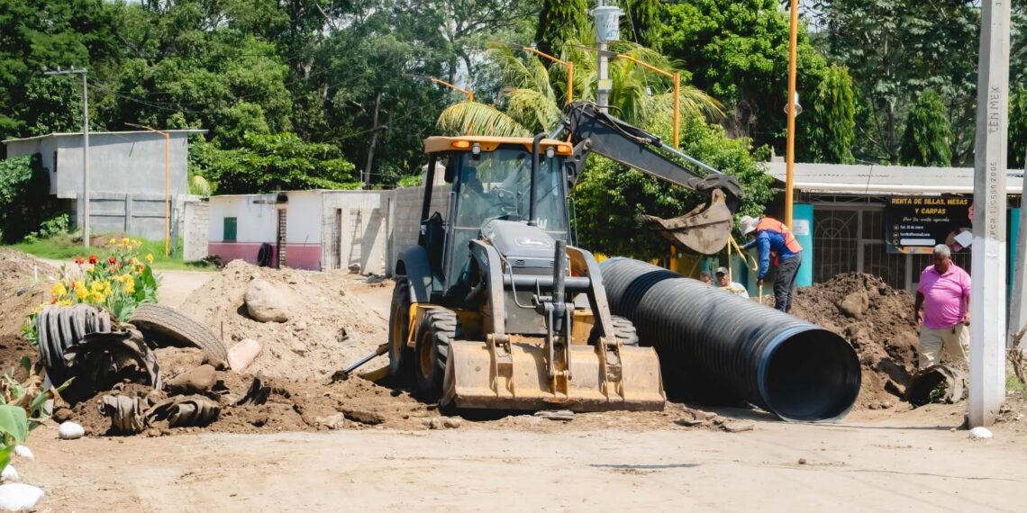 Rehabilitan alcantarilla pluvial en la colonia 15 de Enero para mejorar el desalojo de agua
