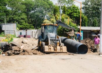Rehabilitan alcantarilla pluvial en la colonia 15 de Enero para mejorar el desalojo de agua