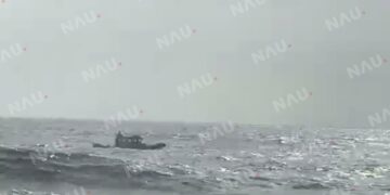 Rescatan con vida a bañista en Playa Linda; reportan que otro logró salir del mar