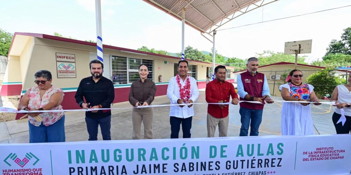Eduardo Ramírez inaugura obras por más de 3.6 mdp en escuela de Tuxtla Gutiérrez