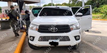 Aseguran armas y camioneta robada en la aduana de Huixtla; hay cuatro detenidos