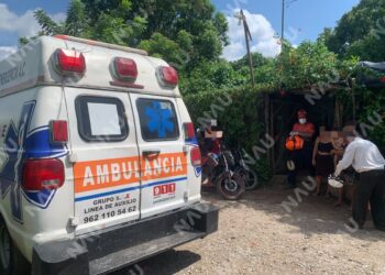Cae a pozo de 15 metros en Viva México; SAE atiende al lesionado