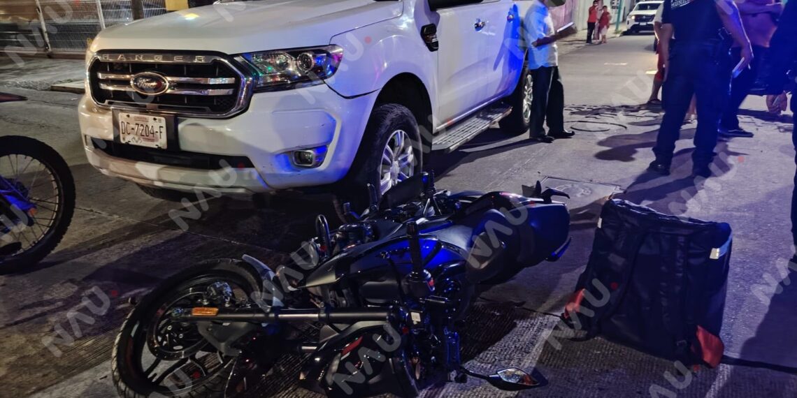 Rescatista resulta lesionada tras choque con camioneta en Tapachula