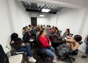 Entre nervios y nuevas metas, más de 25 mujeres se preparan para tomar el volante